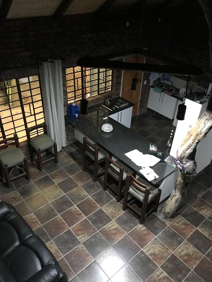 Kruger Wild Dog Inn Marloth Park Esterno foto