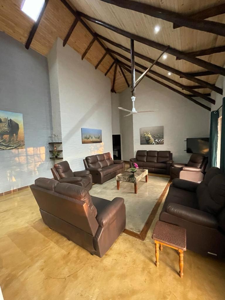 Kruger Wild Dog Inn Marloth Park Esterno foto