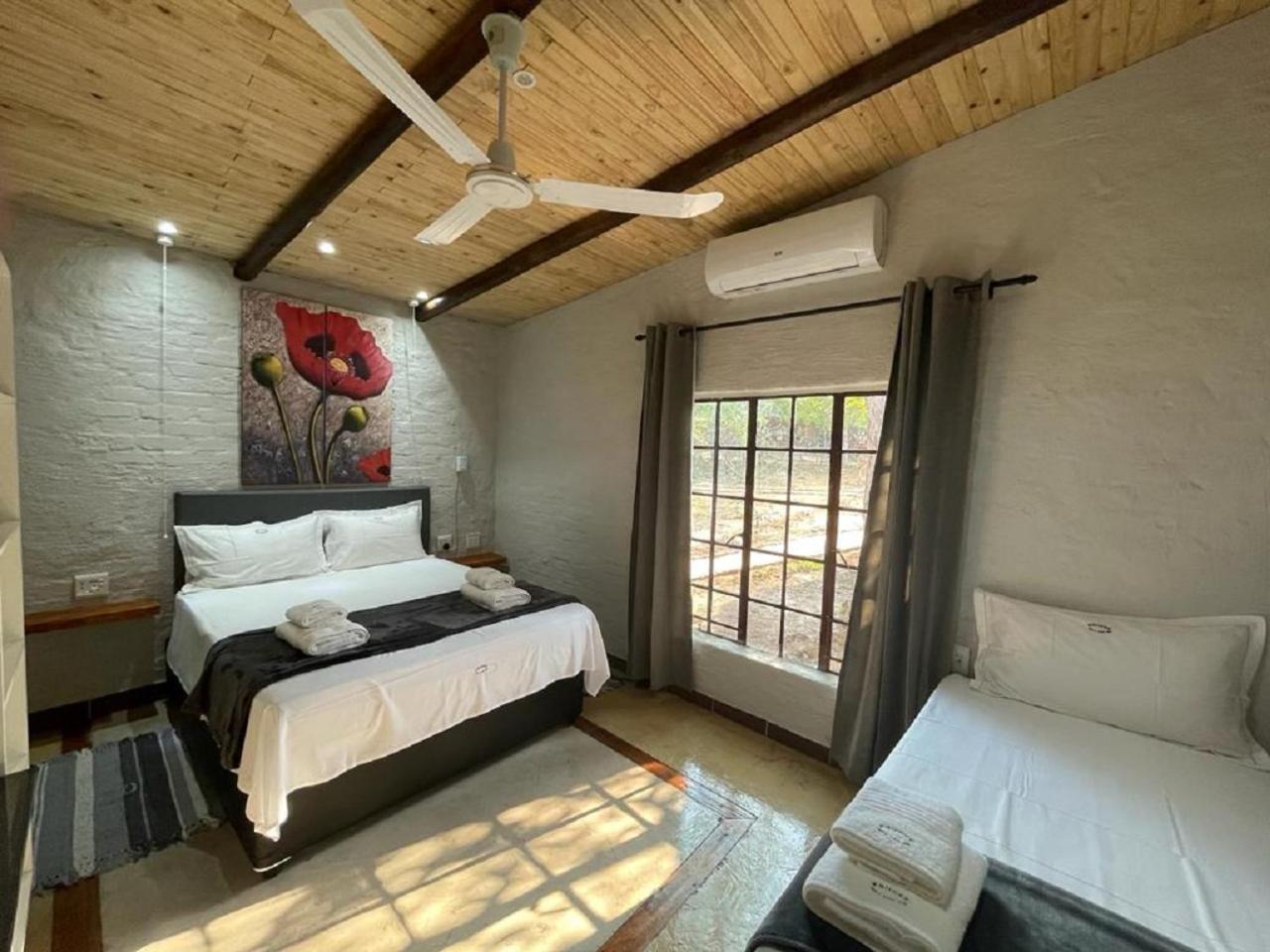 Kruger Wild Dog Inn Marloth Park Esterno foto